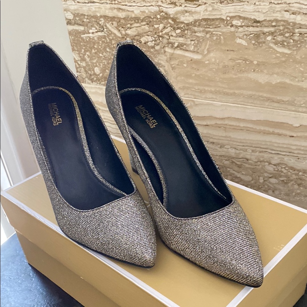 Michael Kors gold Heels with Pointed Toe and Glitter Finish